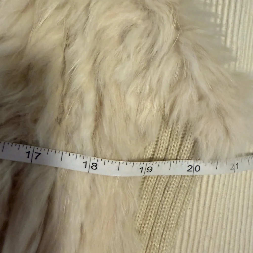 Love Token Cream Rabbit Fur Vest Large - Picture 5 of 10